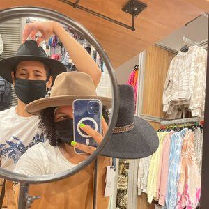 Meet your Posher, Abel